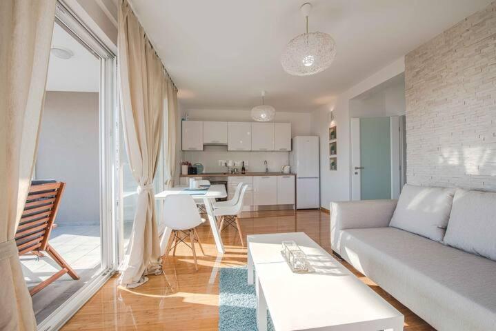 Blue Sky, Modern Sea View Apartment Novalja Eksteriør bilde