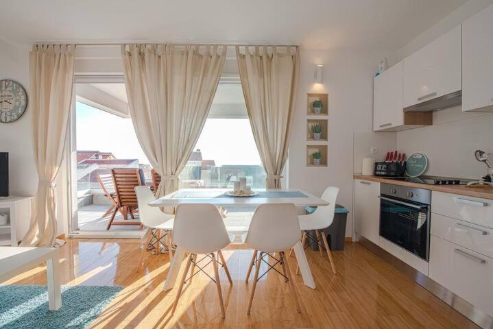 Blue Sky, Modern Sea View Apartment Novalja Eksteriør bilde
