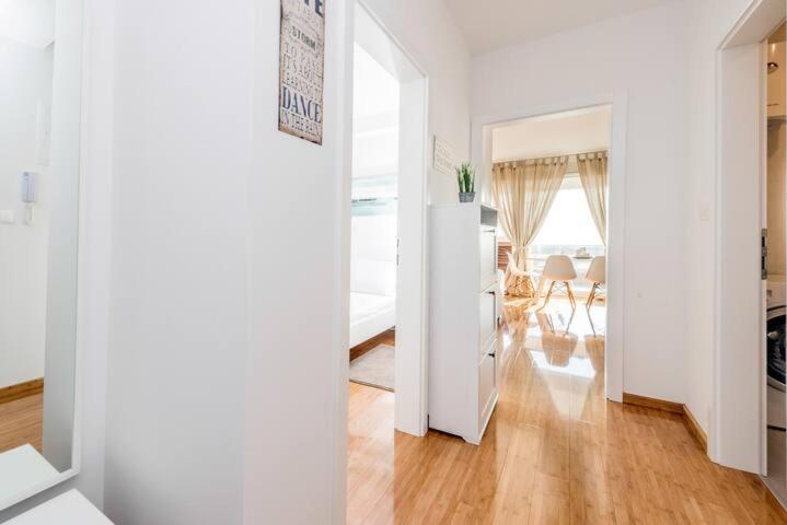 Blue Sky, Modern Sea View Apartment Novalja Eksteriør bilde